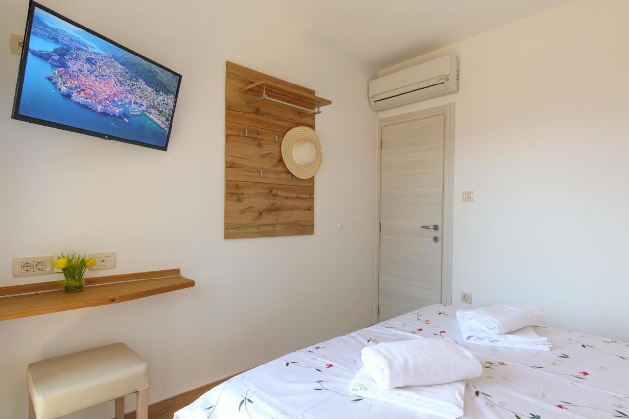Apartmani Ravan Cernik  エクステリア 写真